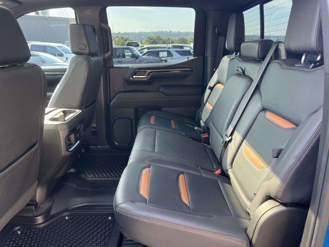 Used 2023 GMC Sierra 1500 AT4 w/ AT4 Premium Package AWD/4WD image 13