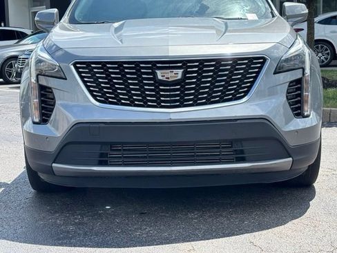 Used 2023 Cadillac XT4 Premium Luxury FWD image 2