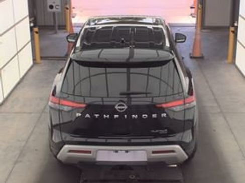 Used 2025 Nissan Pathfinder Platinum AWD/4WD image 3