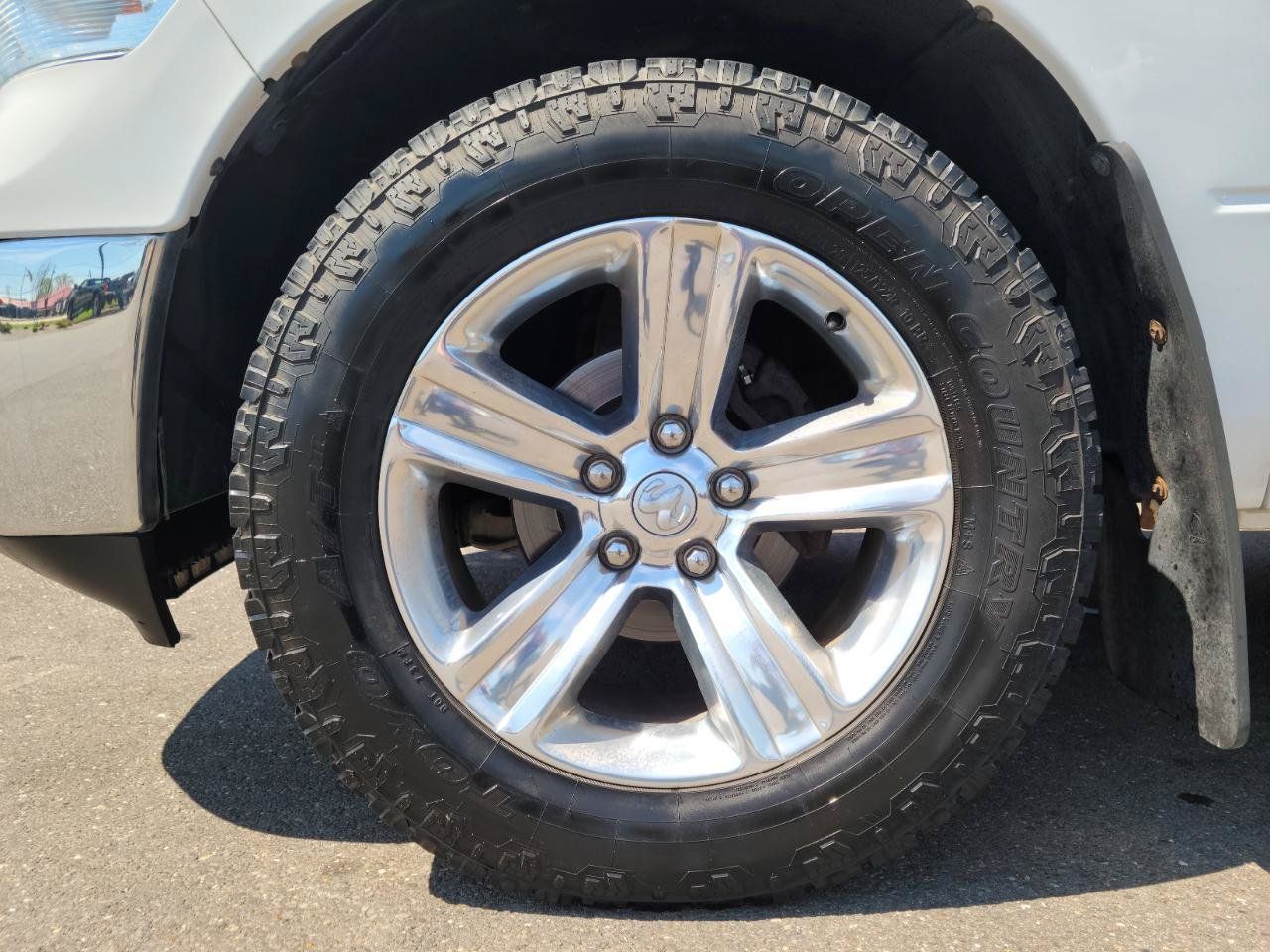 Used 2019 RAM 1500 Classic SLT w/ SLT Plus D←cor Group AWD/4WD image 19