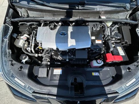 Used 2021 Toyota Prius LE FWD image 31