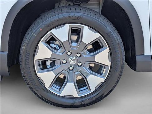 New 2026 Honda Pilot Touring image 10