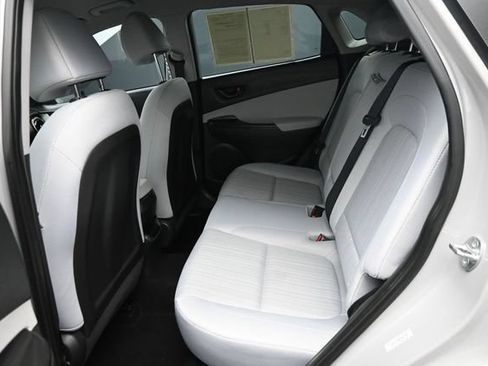 Used 2023 Hyundai Kona SEL FWD image 11