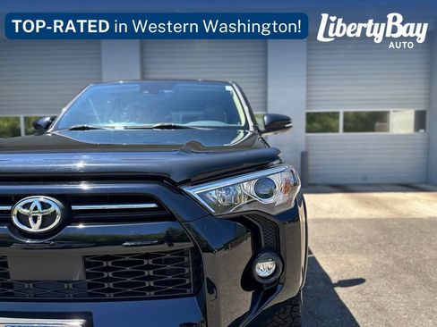 Used 2021 Toyota 4Runner SR5 Premium w/ Moonroof Package AWD/4WD image 3