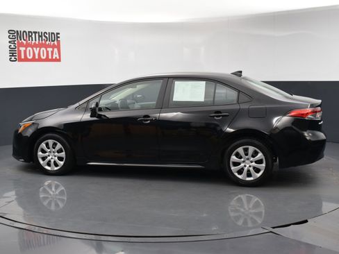 Used 2023 Toyota Corolla LE image 2