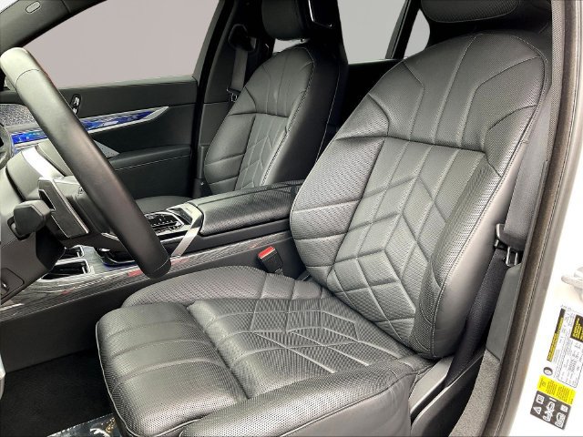 Used 2023 BMW 760i xDrive w/ Parking Assistance Package AWD/4WD image 22