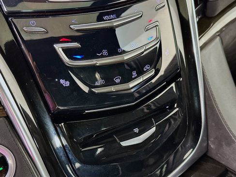 Used 2017 Cadillac Escalade Platinum AWD/4WD image 18