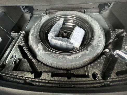 Certified 2024 Volkswagen Tiguan Wolfsburg Edition image 31