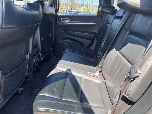 Used 2019 Jeep Grand Cherokee Limited AWD/4WD image 29
