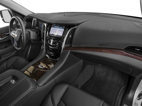 Used 2017 Cadillac Escalade Luxury AWD/4WD image 19