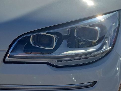 Used 2023 Lincoln Aviator Reserve w/ Equipment Group 201A image 8