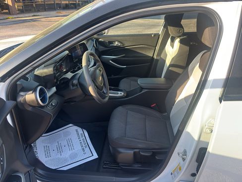 Certified 2024 Chevrolet Trax LS w/ LS Convenience Package image 12