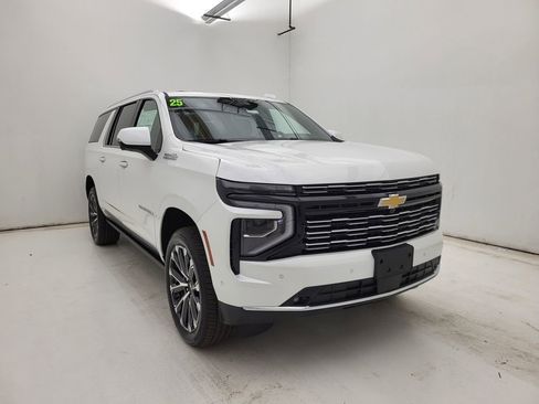 New 2025 Chevrolet Suburban High Country image 24
