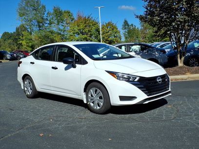 New 2025 Nissan Versa S w/ Trunk Package