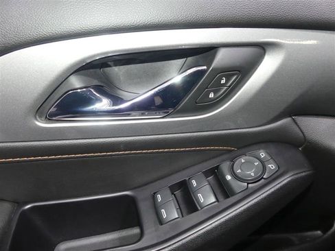 Used 2019 Chevrolet Traverse LT image 20