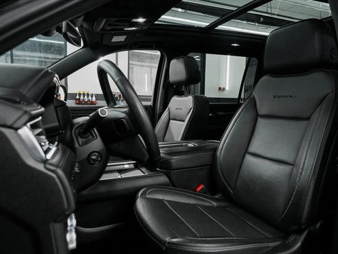 Used 2023 GMC Yukon XL Denali image 29