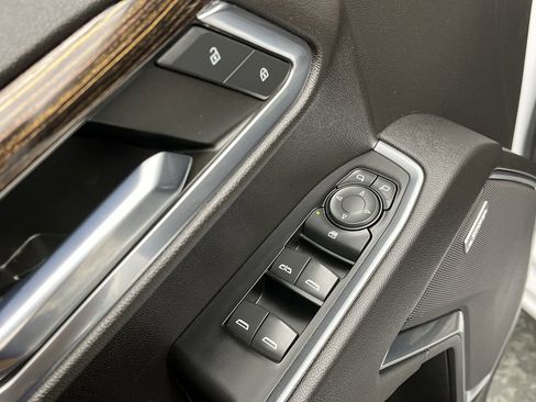 Certified 2022 GMC Sierra 1500 Elevation w/ Preferred Package image 9