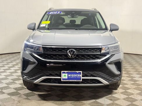 Used 2023 Volkswagen Taos SE w/ Panoramic Sunroof Package AWD/4WD image 11