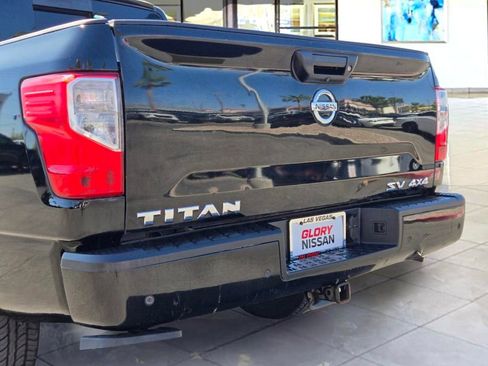 Used 2021 Nissan Titan SV w/ SV Convenience Package AWD/4WD image 6