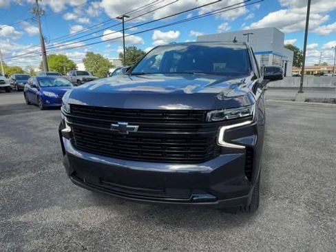 Used 2023 Chevrolet Suburban RST w/ Luxury Package AWD/4WD image 3