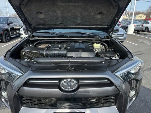 Used 2020 Toyota 4Runner SR5 image 10