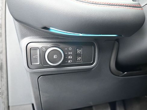 Used 2025 Ford Explorer ST image 19