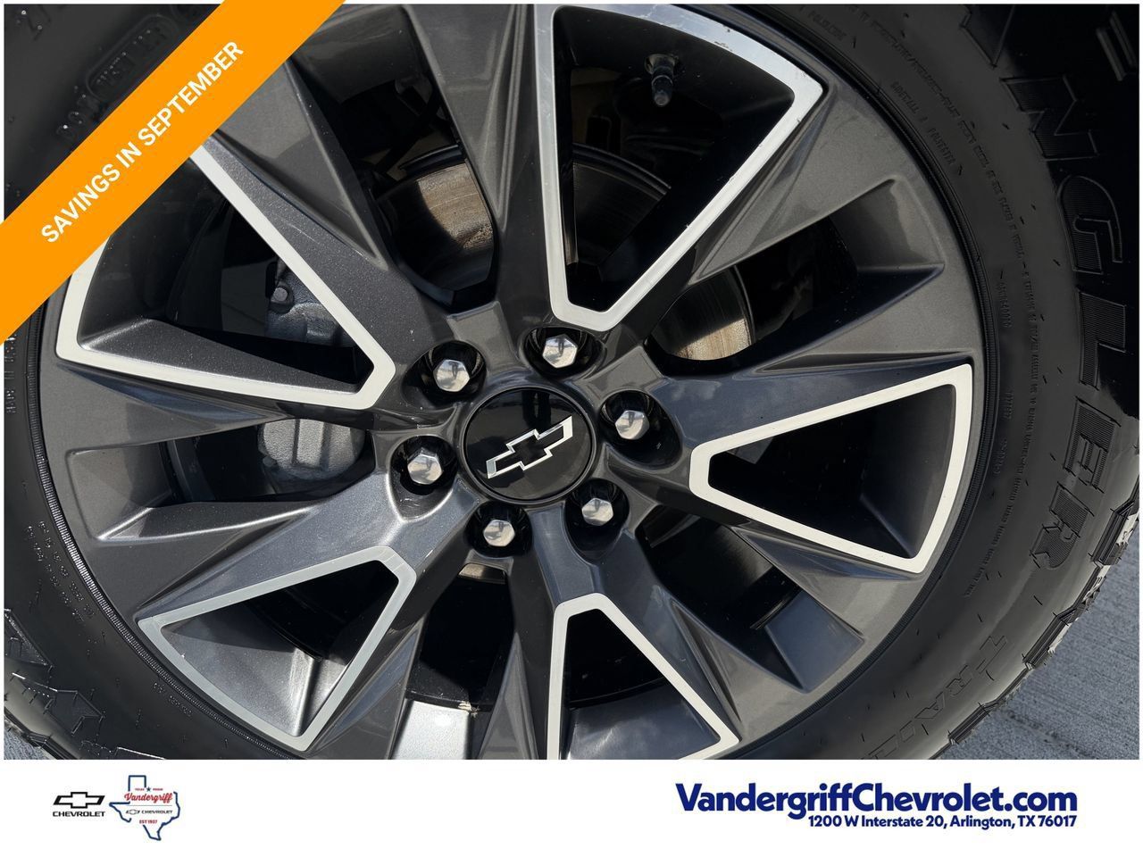 Certified 2024 Chevrolet Suburban Z71 w/ Luxury Package AWD/4WD image 9