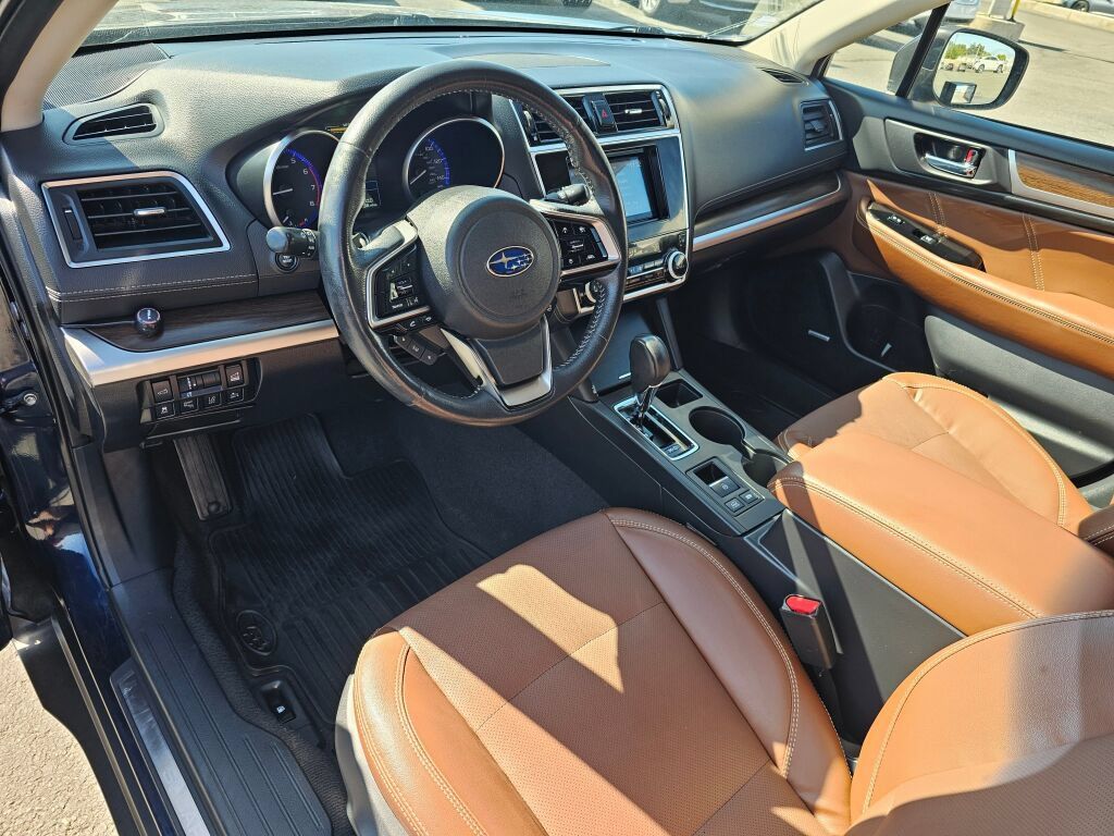 Used 2018 Subaru Outback 2.5i Touring w/ Popular Package #3 AWD/4WD image 2