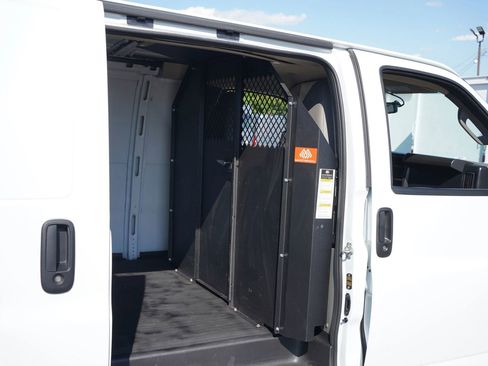 Used 2025 Chevrolet Express 2500 w/ Communications Package RWD image 16