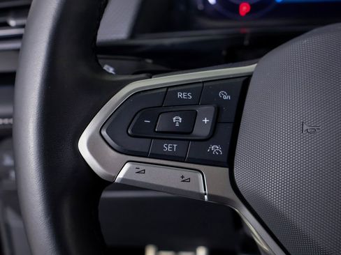 Used 2024 Volkswagen Atlas Cross Sport SEL Premium R-Line image 24