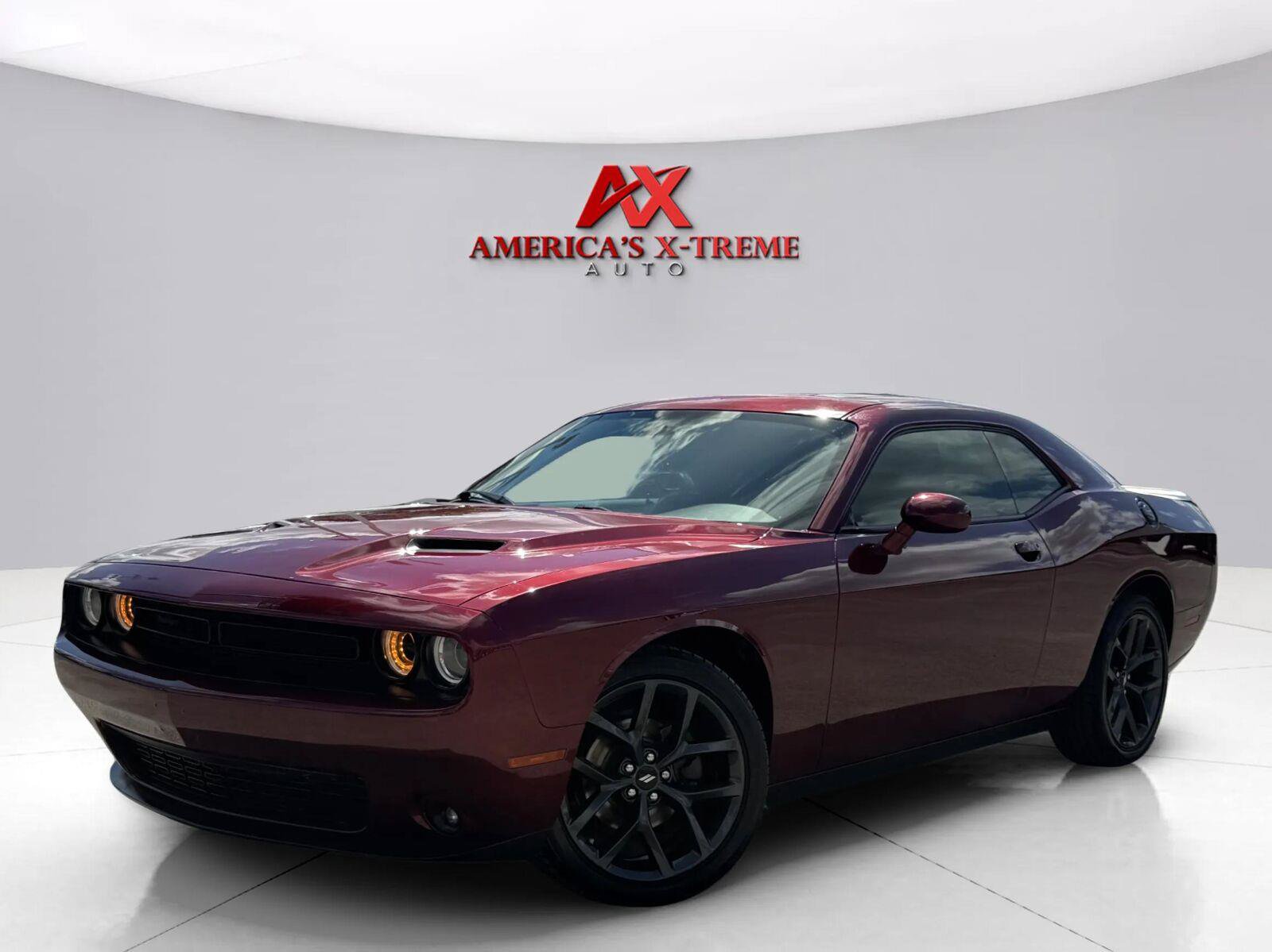 Used 2019 Dodge Challenger SXT RWD image 1