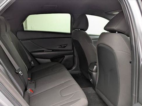 Used 2025 Hyundai Elantra Sport FWD image 18