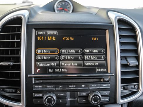 Used 2014 Porsche Cayenne image 29