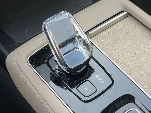 New 2026 Volvo XC90 B6 Ultra w/ Protection Package Premier image 23