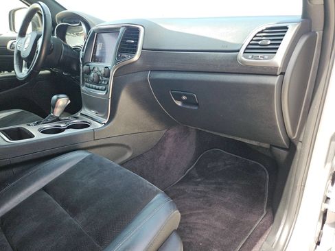 Used 2018 Jeep Grand Cherokee Altitude RWD image 28