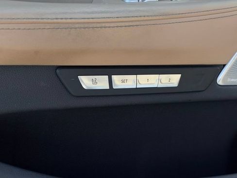 Used 2018 BMW 750i RWD image 18