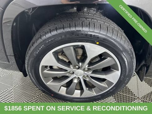 Certified 2019 Jeep Cherokee Overland AWD/4WD image 2