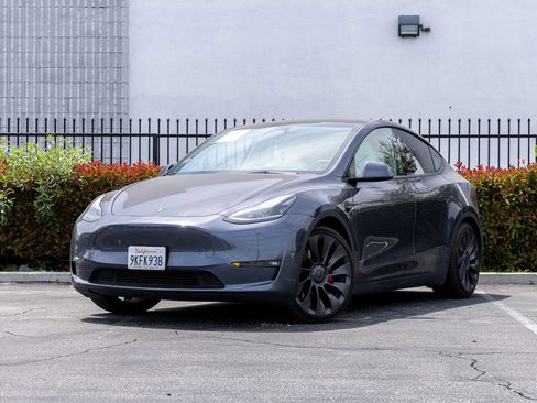 Used 2023 Tesla Model Y Performance AWD/4WD image 11