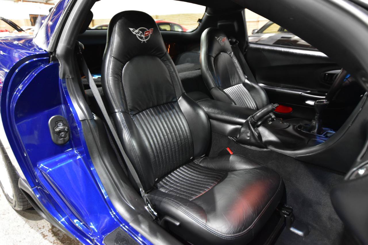 Used 2004 Chevrolet Corvette Z06 w/ Z06 Preferred Equipment Group RWD image 23