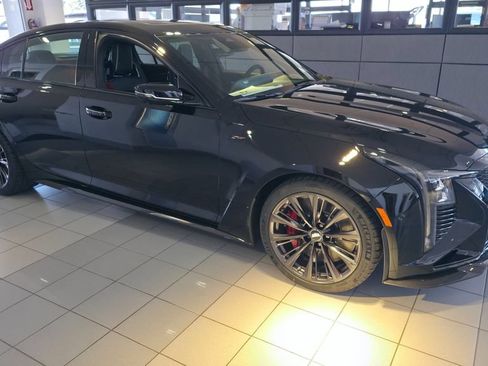 New 2026 Cadillac CT5 V Blackwing w/ Carbon Fiber 2 Package RWD image 4