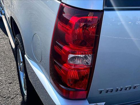 Used 2014 Chevrolet Tahoe LTZ AWD/4WD image 29