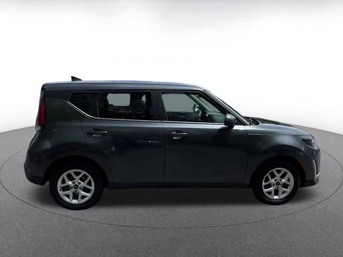 Used 2025 Kia Soul LX w/ LX Technology Package image 16