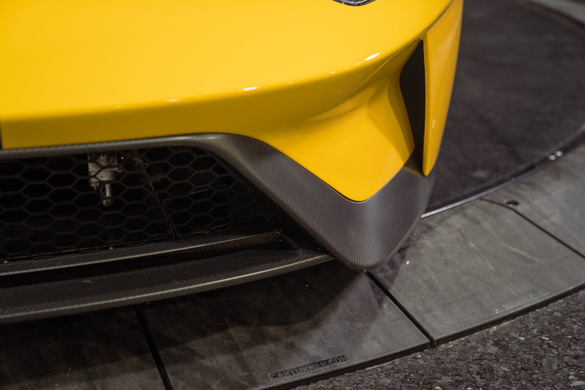 Used 2019 Ford GT RWD image 13