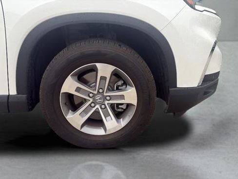 Used 2025 Honda Pilot EX-L image 33