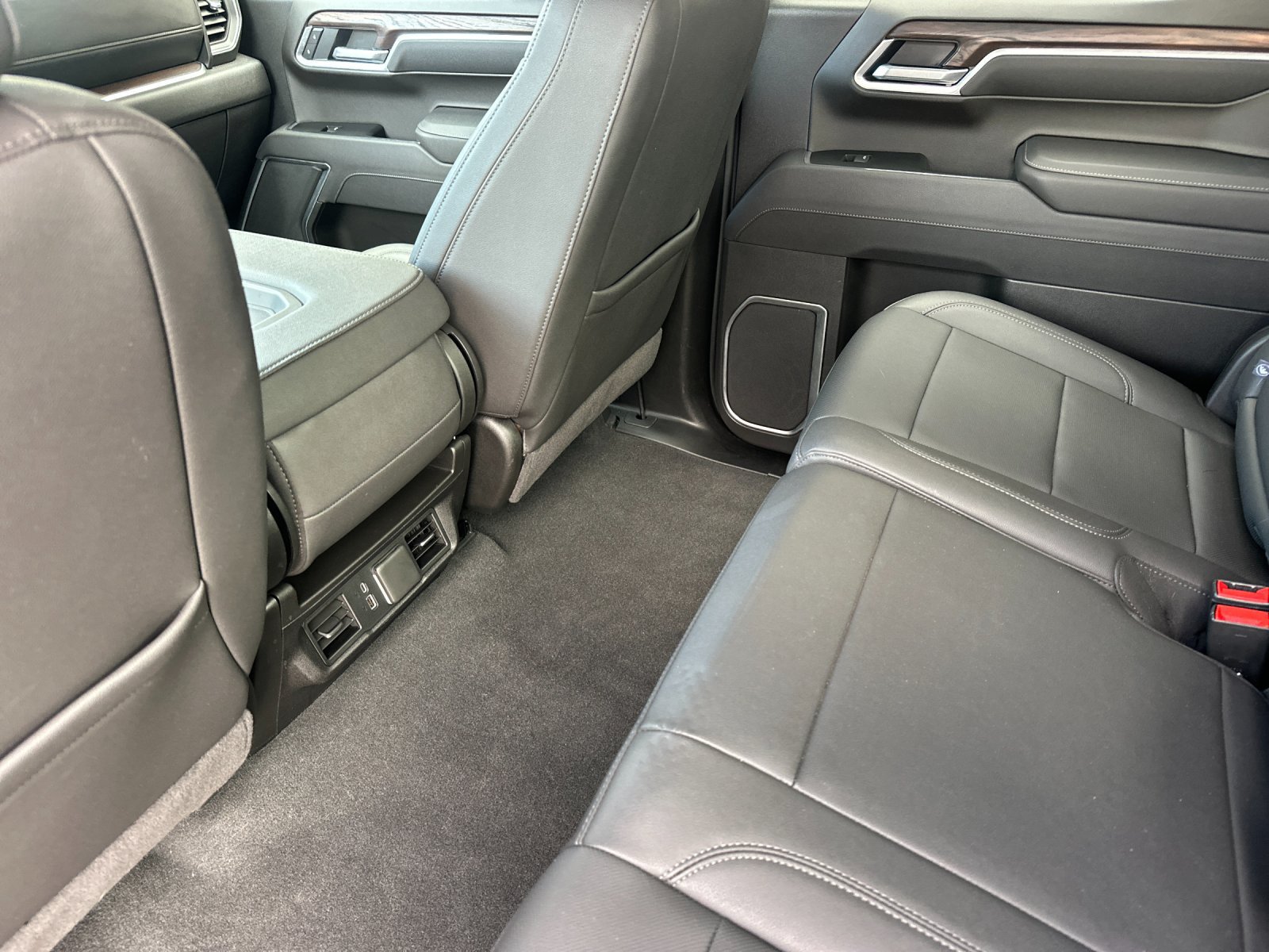 Used 2025 GMC Sierra 1500 SLT AWD/4WD image 13