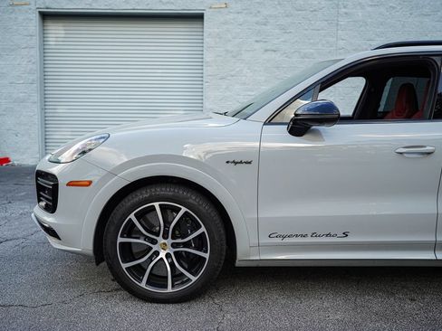 Used 2021 Porsche Cayenne Turbo S AWD/4WD image 10