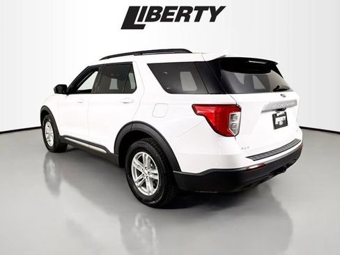 Certified 2022 Ford Explorer XLT w/ Class IV Trailer Tow Package image 5