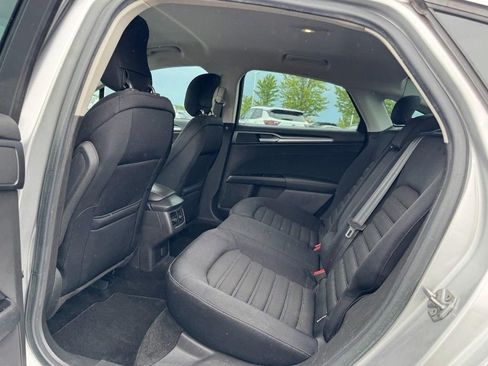 Used 2014 Ford Fusion SE FWD image 10