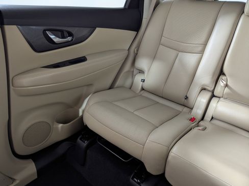 Used 2016 Nissan Rogue SL image 12