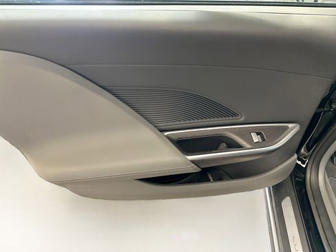 Used 2024 Lucid Air Touring image 28
